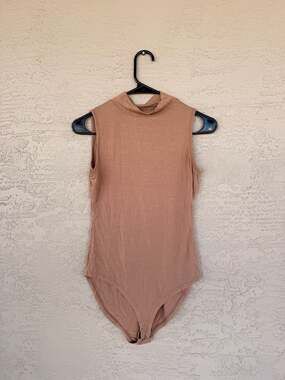 LAOLASI Tan Mock Neck Sleeveless Bodysuit, Women's Size M - Neutral Basic